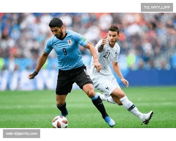 镜头捕捉：看台上布雷斯特小球迷为丢球掩面哭泣